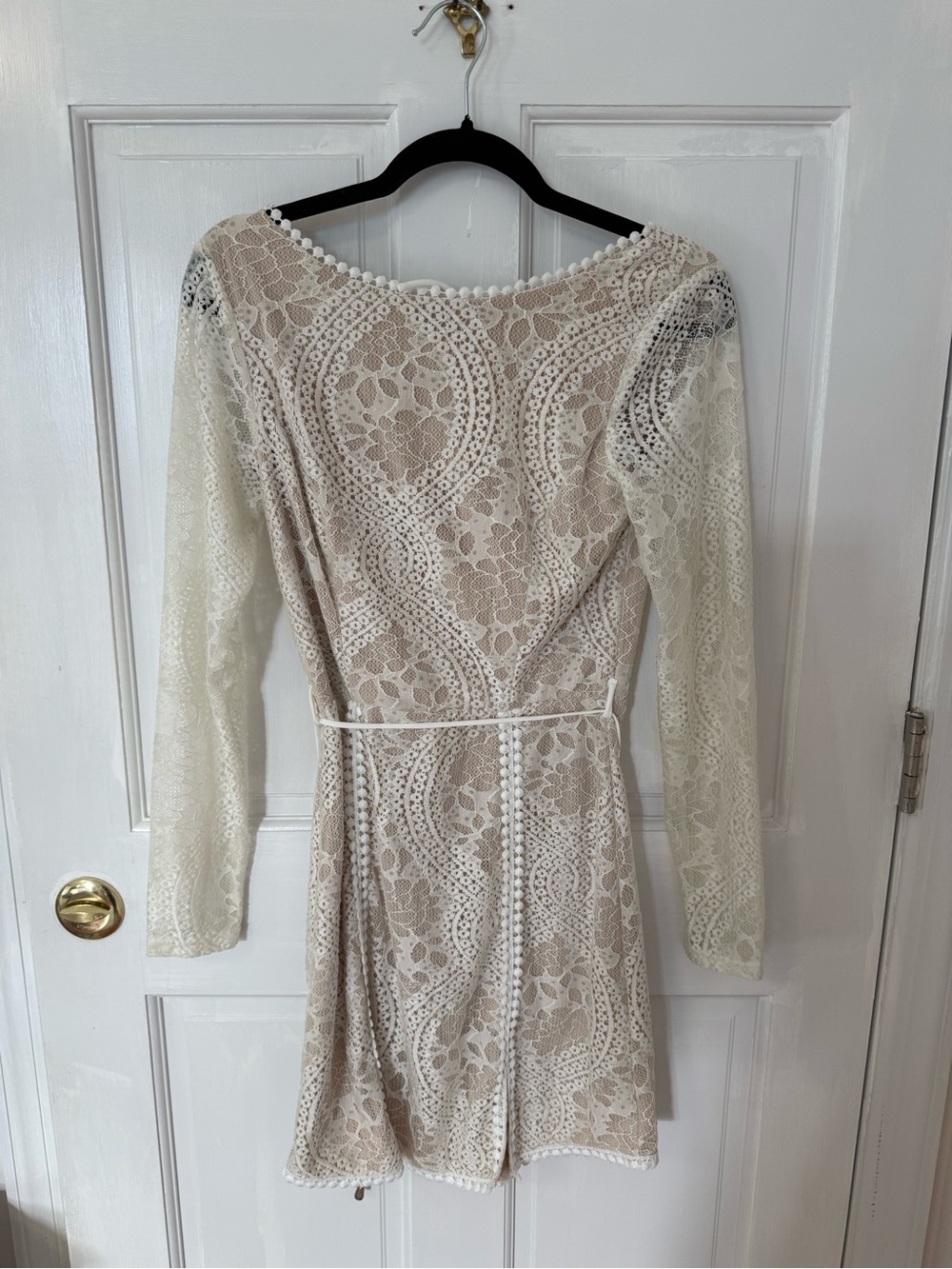 Selfie Leslie Lace Long-Sleeve Mini Dress in Ivory